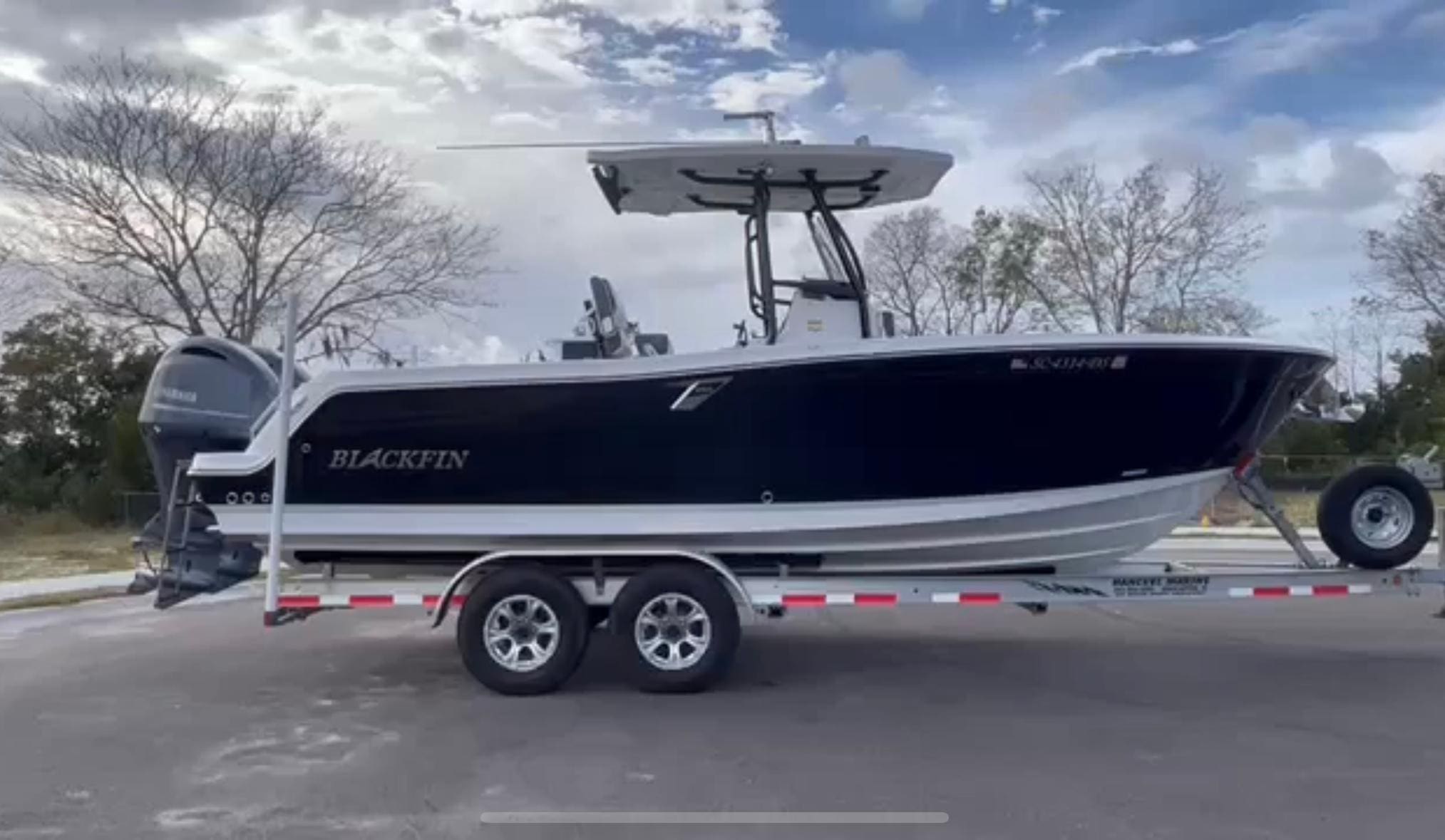 2021 - Blackfin - 252