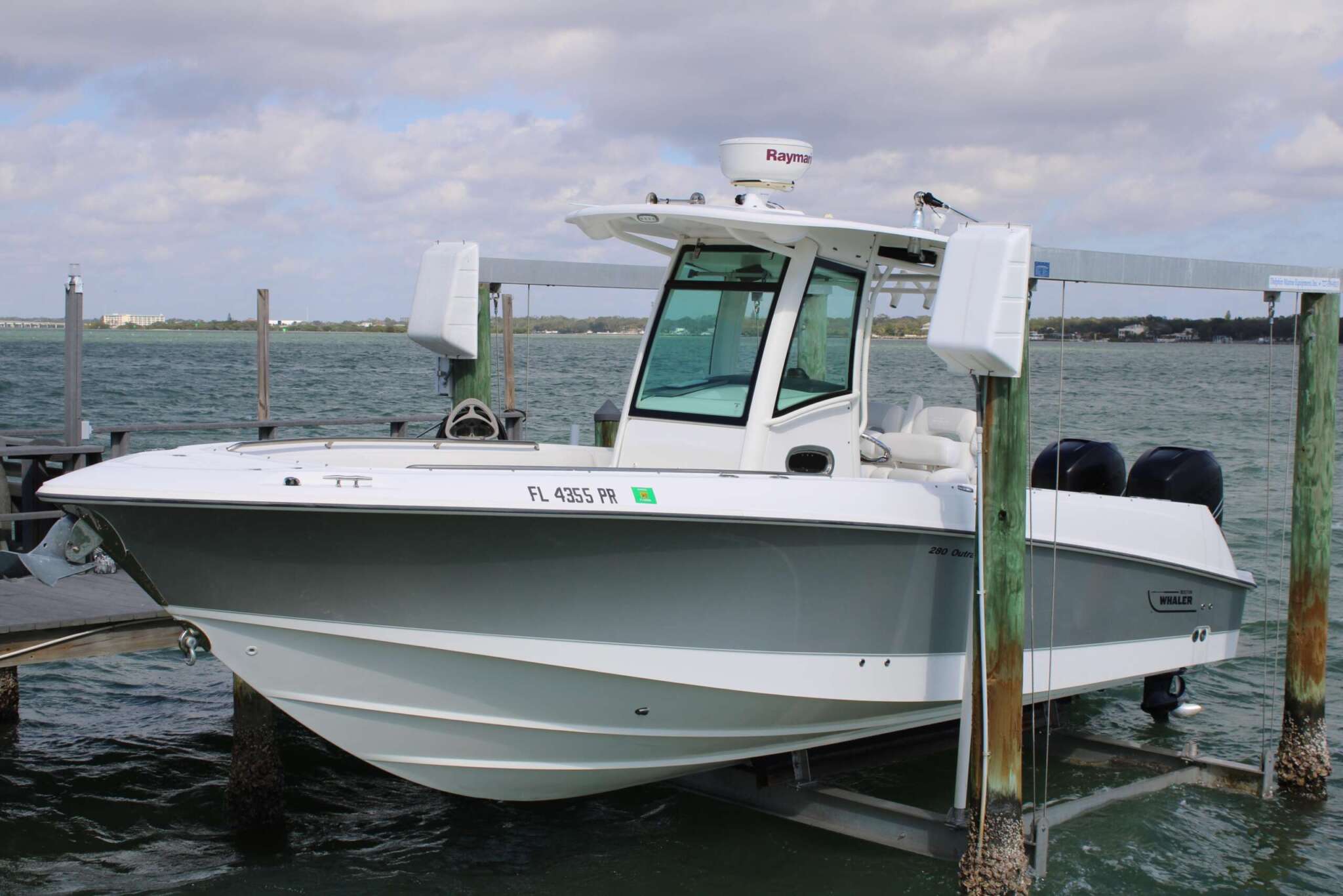 2013 - Boston Whaler - 280 Outrage