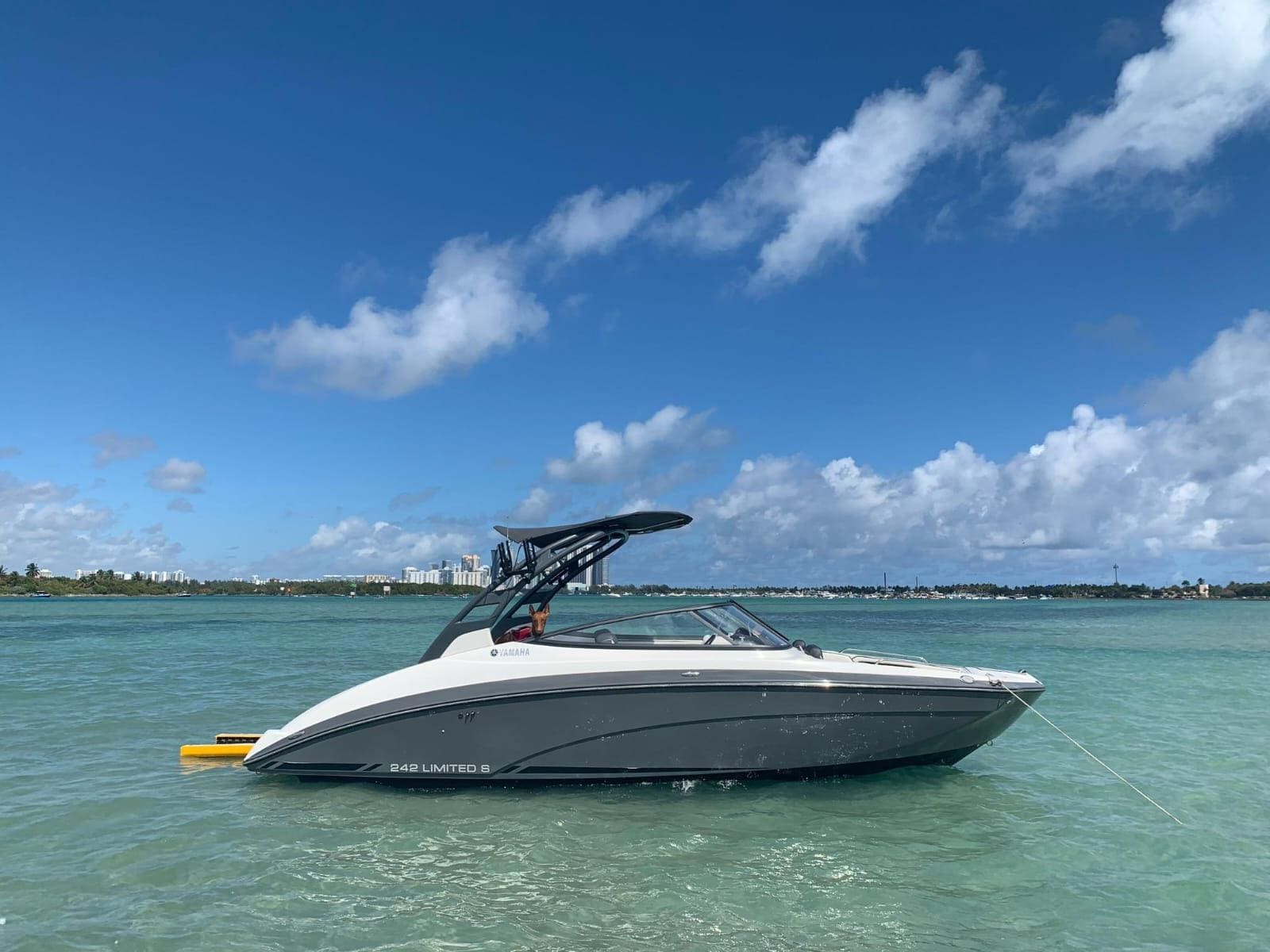 2016 - Yamaha Boats - 242 Limited S