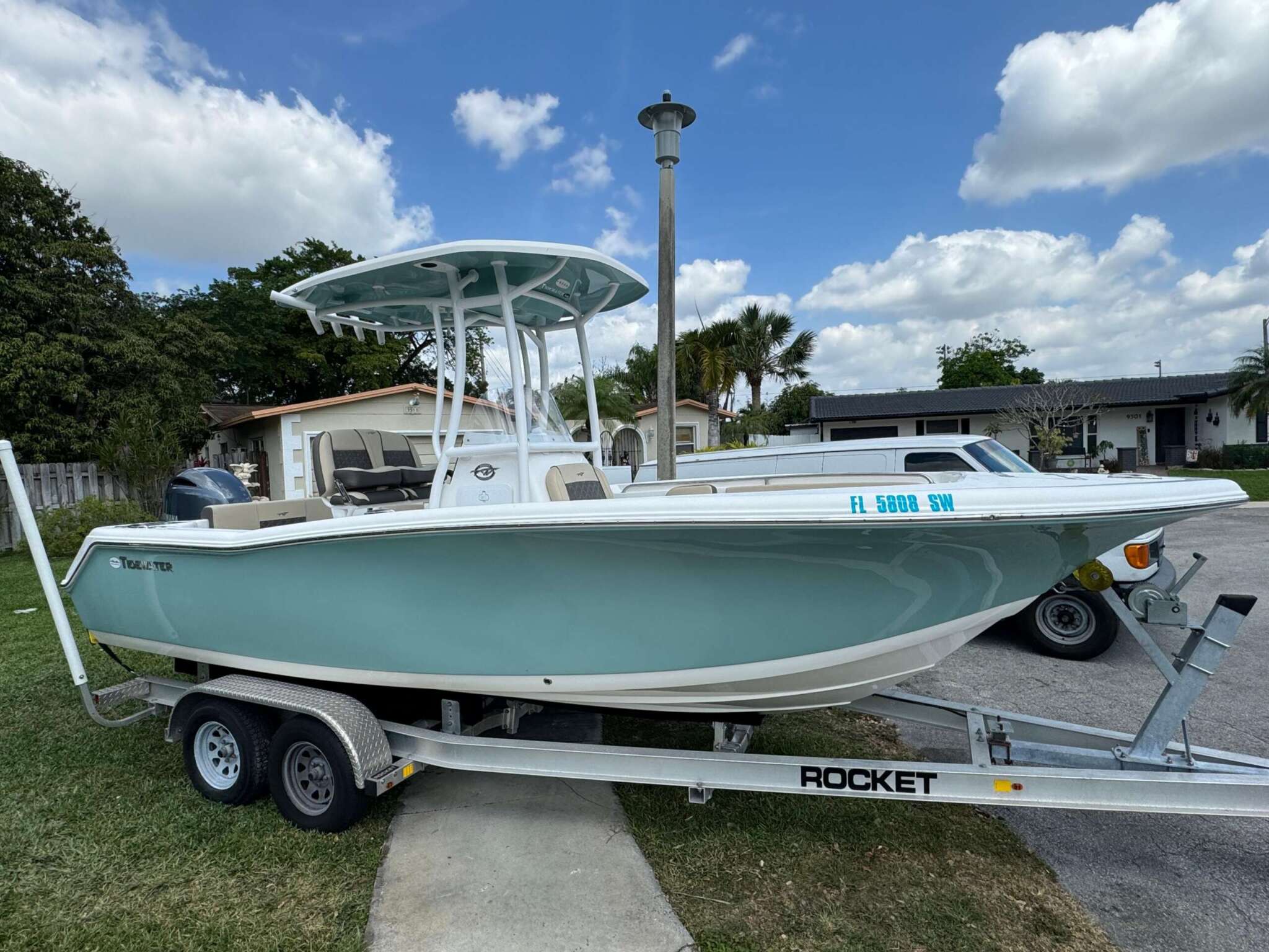 2021 - Tidewater - 220 CC Adventure
