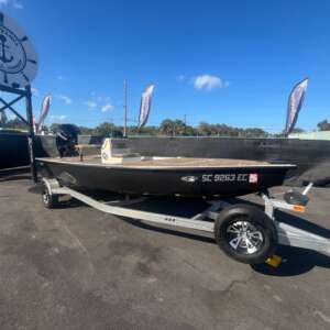 2022 - Xpress - Skiff 185